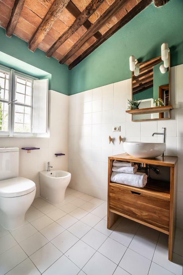 Accogliente Alloggio Con Vista E Piscina Lucca Eksteriør billede