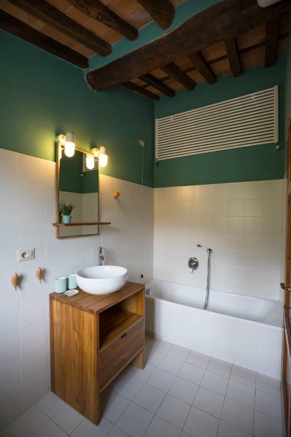 Accogliente Alloggio Con Vista E Piscina Lucca Eksteriør billede